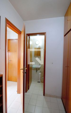 Apartamento à venda com 198m², 4 quartos e 4 vagas Apartamento à venda com 198m², 4 quartos e 4 vagasQuarto de Serviço