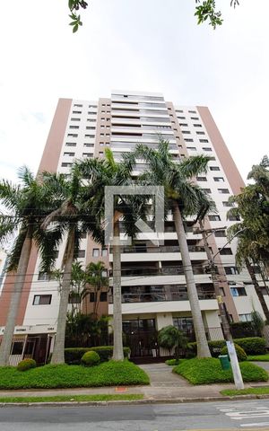 Apartamento à venda com 198m², 4 quartos e 4 vagas Apartamento à venda com 198m², 4 quartos e 4 vagasFachada e portaria