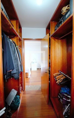 Apartamento à venda com 198m², 4 quartos e 4 vagas Apartamento à venda com 198m², 4 quartos e 4 vagasCloset da suíte 3