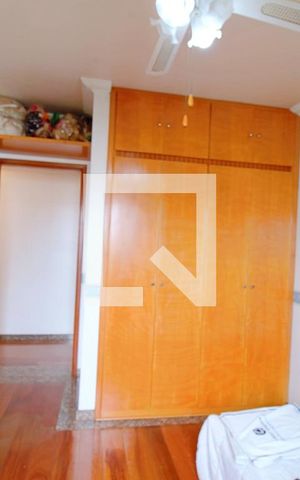 Apartamento à venda com 198m², 4 quartos e 4 vagas Apartamento à venda com 198m², 4 quartos e 4 vagasSuíte 1
