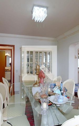 Apartamento à venda com 198m², 4 quartos e 4 vagas Apartamento à venda com 198m², 4 quartos e 4 vagasSala de Jantar