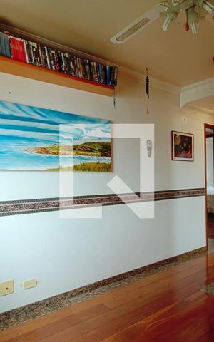 Apartamento à venda com 198m², 4 quartos e 4 vagas Apartamento à venda com 198m², 4 quartos e 4 vagasSuíte 2