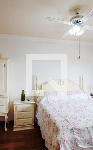 Apartamento à venda com 198m², 4 quartos e 4 vagas Apartamento à venda com 198m², 4 quartos e 4 vagasSuíte 3