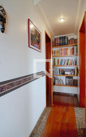 Apartamento à venda com 198m², 4 quartos e 4 vagas Apartamento à venda com 198m², 4 quartos e 4 vagasSuíte 2