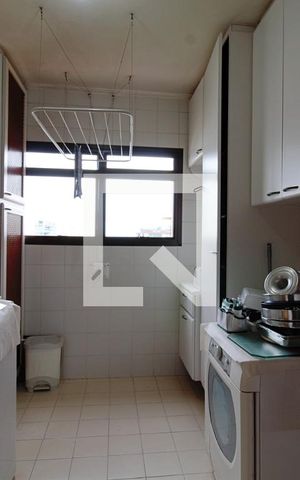 Apartamento à venda com 198m², 4 quartos e 4 vagas Apartamento à venda com 198m², 4 quartos e 4 vagasÁrea de Serviço