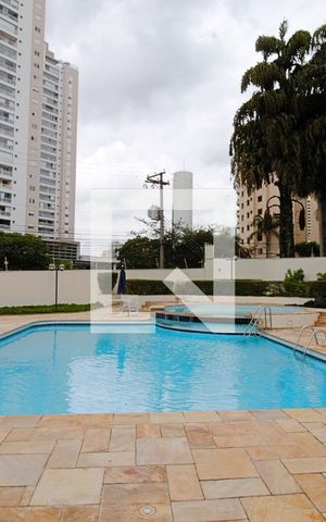 Apartamento à venda com 198m², 4 quartos e 4 vagas Apartamento à venda com 198m², 4 quartos e 4 vagasÁrea comum - Piscina