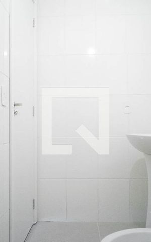 Apartamento à venda com 42m², 2 quartos e sem vaga Apartamento à venda com 42m², 2 quartos e sem vagaBanheiro