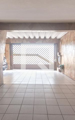 Casa à venda com 184m², 3 quartos e 3 vagas Casa à venda com 184m², 3 quartos e 3 vagasGaragem