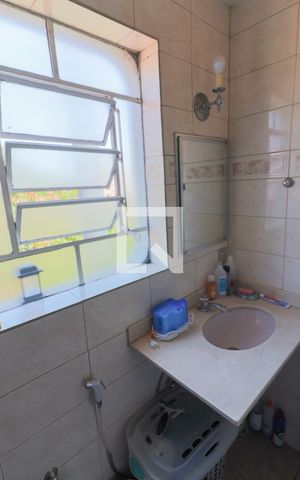 Casa para alugar com 300m², 3 quartos e 2 vagasBanheiro