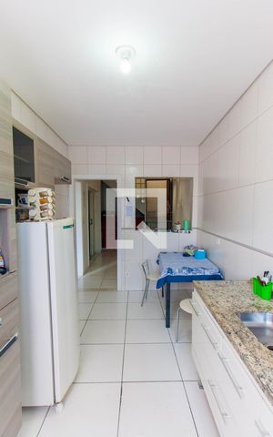Casa à venda com 100m², 2 quartos e 2 vagas Casa à venda com 100m², 2 quartos e 2 vagasCozinha