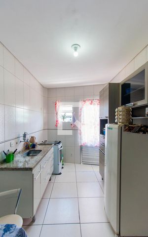 Casa à venda com 100m², 2 quartos e 2 vagas Casa à venda com 100m², 2 quartos e 2 vagasCozinha