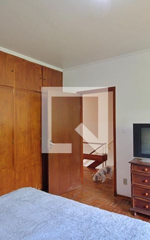Casa para alugar com 274m², 4 quartos e 4 vagas Casa para alugar com 274m², 4 quartos e 4 vagasQuarto 1