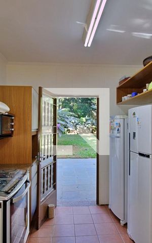 Casa para alugar com 274m², 4 quartos e 4 vagas Casa para alugar com 274m², 4 quartos e 4 vagasCozinha