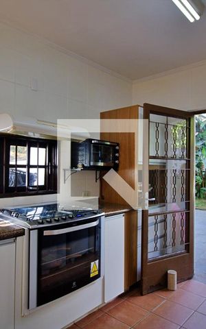 Casa para alugar com 274m², 4 quartos e 4 vagas Casa para alugar com 274m², 4 quartos e 4 vagasCozinha