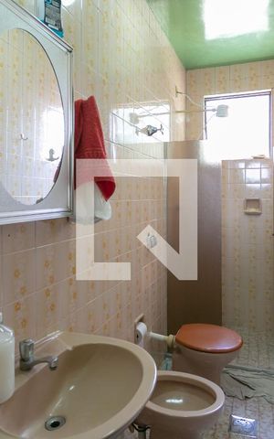 Casa à venda com 58m², 2 quartos e 1 vaga Casa à venda com 58m², 2 quartos e 1 vagaBanheiro