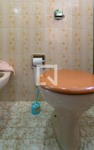 Casa à venda com 58m², 2 quartos e 1 vaga Casa à venda com 58m², 2 quartos e 1 vagaBanheiro