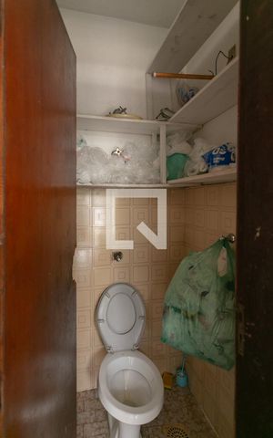 Casa à venda com 58m², 2 quartos e 1 vaga Casa à venda com 58m², 2 quartos e 1 vagaBanheiro de serviço