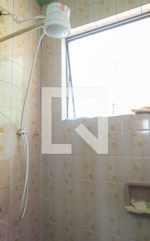 Casa à venda com 58m², 2 quartos e 1 vaga Casa à venda com 58m², 2 quartos e 1 vagaBanheiro