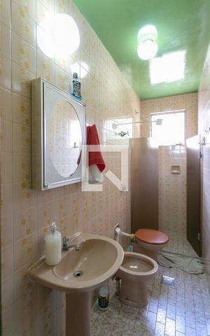 Casa à venda com 58m², 2 quartos e 1 vaga Casa à venda com 58m², 2 quartos e 1 vagaBanheiro