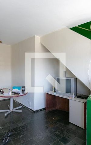 Casa à venda com 58m², 2 quartos e 1 vaga Casa à venda com 58m², 2 quartos e 1 vagaSala