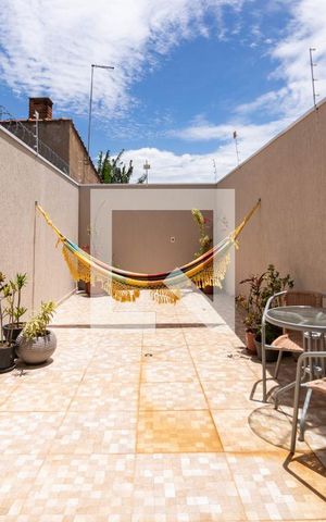 Casa à venda com 160m², 3 quartos e 2 vagas Casa à venda com 160m², 3 quartos e 2 vagasÁrea comum
