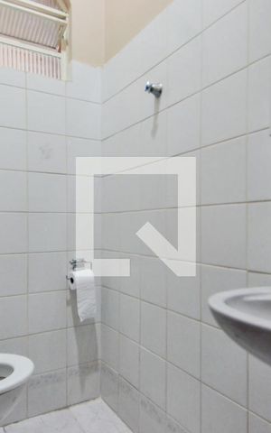 Casa para alugar com 280m², 3 quartos e 6 vagasBanheiro de Serviço