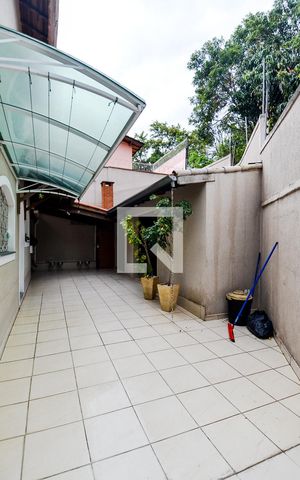 Casa para alugar com 280m², 3 quartos e 6 vagasQuintal