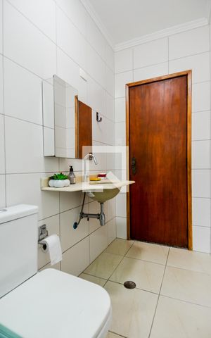 Casa para alugar com 280m², 3 quartos e 6 vagasBanheiro Social 2