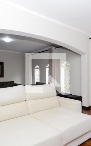 Casa para alugar com 280m², 3 quartos e 6 vagasSala