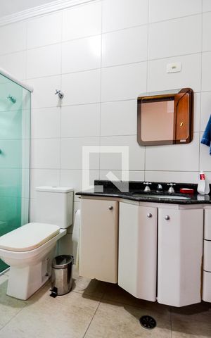 Casa para alugar com 280m², 3 quartos e 6 vagasBanheiro da Suíte