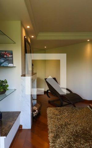 Apartamento à venda com 240m², 4 quartos e 4 vagas Apartamento à venda com 240m², 4 quartos e 4 vagasSala