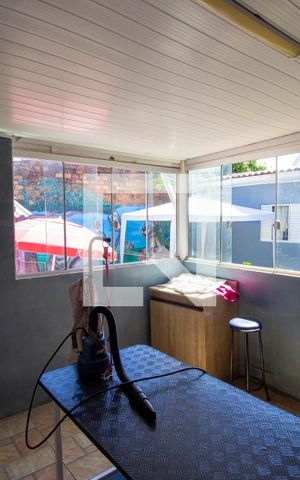 Casa à venda com 180m², 3 quartos e 1 vaga Casa à venda com 180m², 3 quartos e 1 vagaÁrea de Serviço