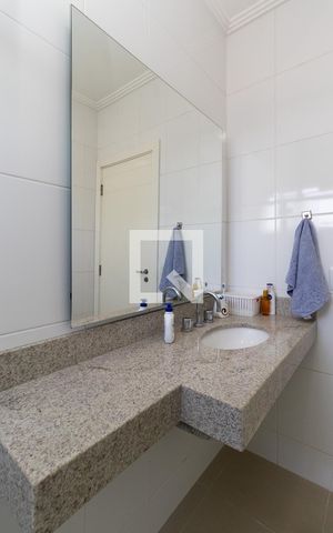 Casa à venda com 220m², 3 quartos e 3 vagasBanheiro