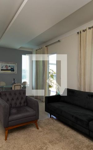 Casa à venda com 220m², 3 quartos e 3 vagasSala
