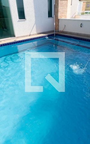 Casa à venda com 220m², 3 quartos e 3 vagasPiscina