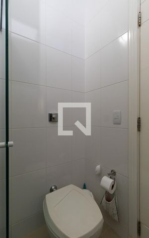 Casa à venda com 220m², 3 quartos e 3 vagasBanheiro da Suíte