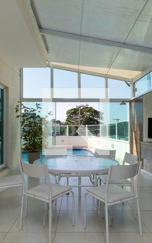Casa à venda com 220m², 3 quartos e 3 vagasÁrea gourmet