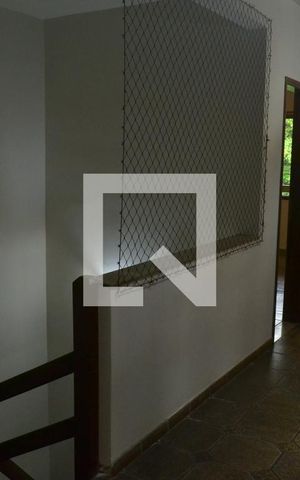 Casa de condomínio à venda com 350m², 5 quartos e 3 vagasAcesso ao Segundo Pavimento