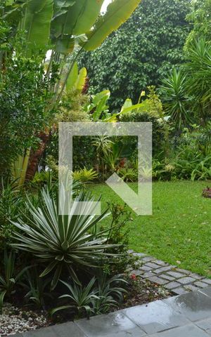 Casa de condomínio à venda com 350m², 5 quartos e 3 vagasJardim Frontal
