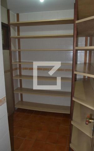 Casa de condomínio à venda com 350m², 5 quartos e 3 vagasDispensa