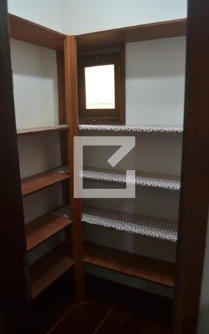 Casa de condomínio à venda com 350m², 5 quartos e 3 vagasCloset da suíte 1