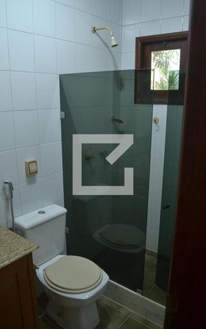 Casa de condomínio à venda com 350m², 5 quartos e 3 vagasBanheiro da Suíte 1