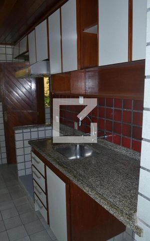 Casa de condomínio à venda com 350m², 5 quartos e 3 vagasCozinha - Armários