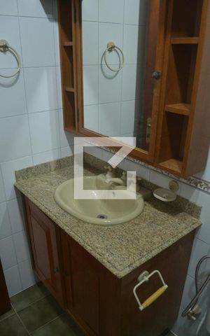 Casa de condomínio à venda com 350m², 5 quartos e 3 vagasBanheiro da Suíte 1 - Armários e Torneira