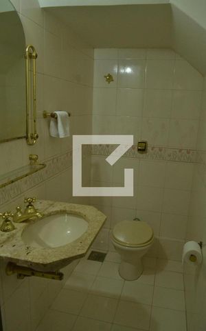 Casa de condomínio à venda com 350m², 5 quartos e 3 vagasLavabo