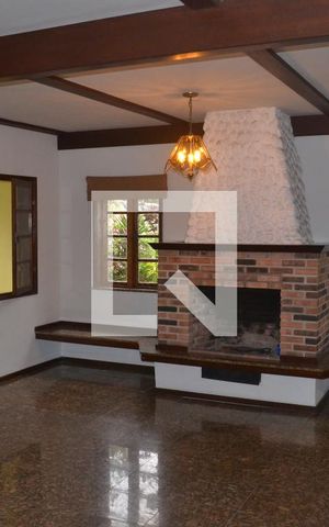 Casa de condomínio à venda com 350m², 5 quartos e 3 vagasSala 1