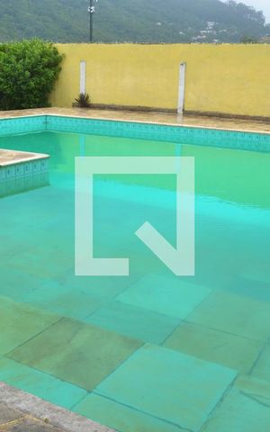 Casa de condomínio à venda com 350m², 5 quartos e 3 vagasPiscina
