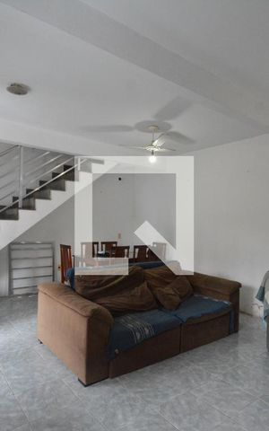 Casa à venda com 301m², 3 quartos e 5 vagasSala