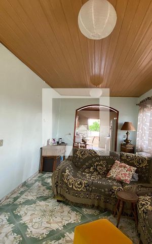 Casa à venda com 140m², 2 quartos e 3 vagasSala