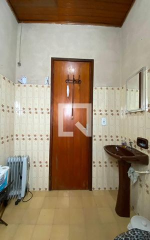 Casa à venda com 140m², 2 quartos e 3 vagasBanheiro Social